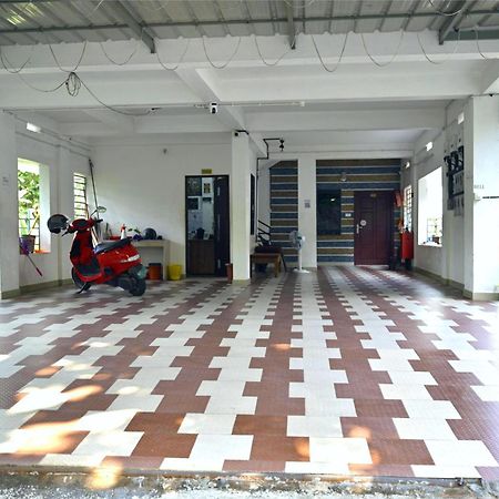 Alwaye Nirupama,Hotel Aluva 700 Mtr From Aluva Railway Station מראה חיצוני תמונה