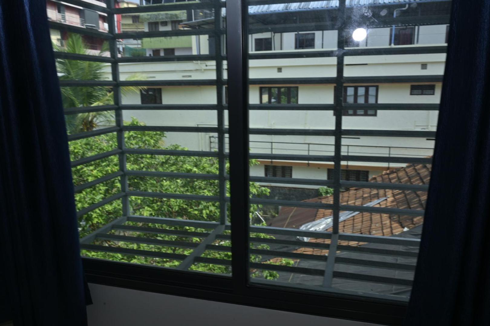 Alwaye Nirupama,Hotel Aluva 700 Mtr From Aluva Railway Station מראה חיצוני תמונה
