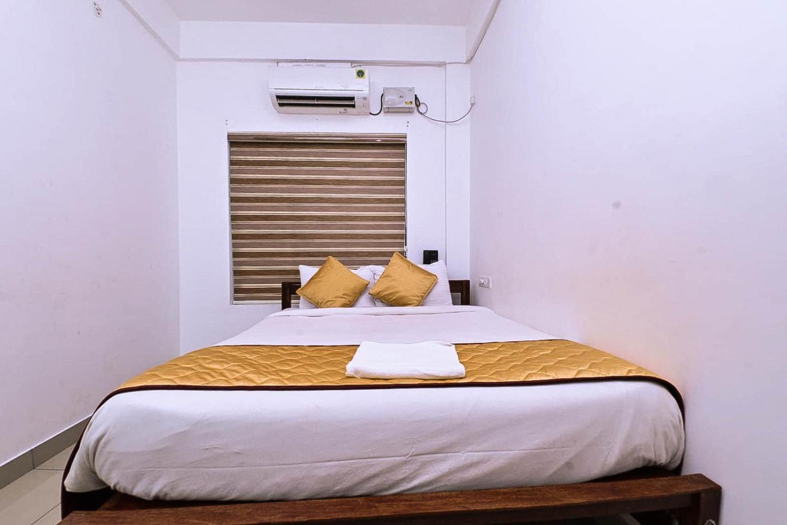 Alwaye Nirupama,Hotel Aluva 700 Mtr From Aluva Railway Station מראה חיצוני תמונה