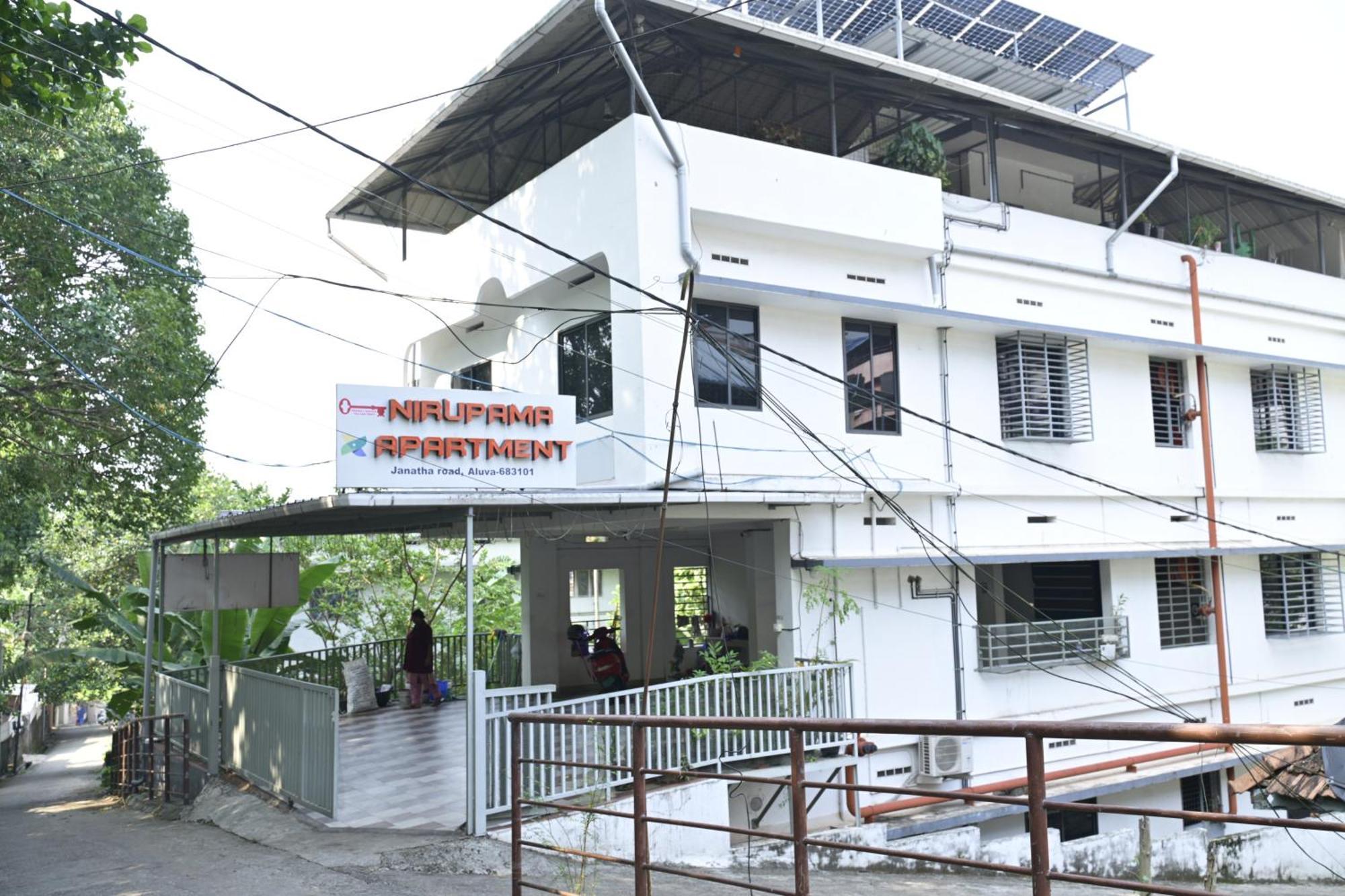 Alwaye Nirupama,Hotel Aluva 700 Mtr From Aluva Railway Station מראה חיצוני תמונה